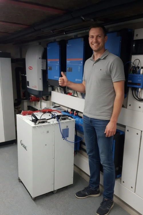 Two Gobel Power batteries in parallel with Victron inverter installation