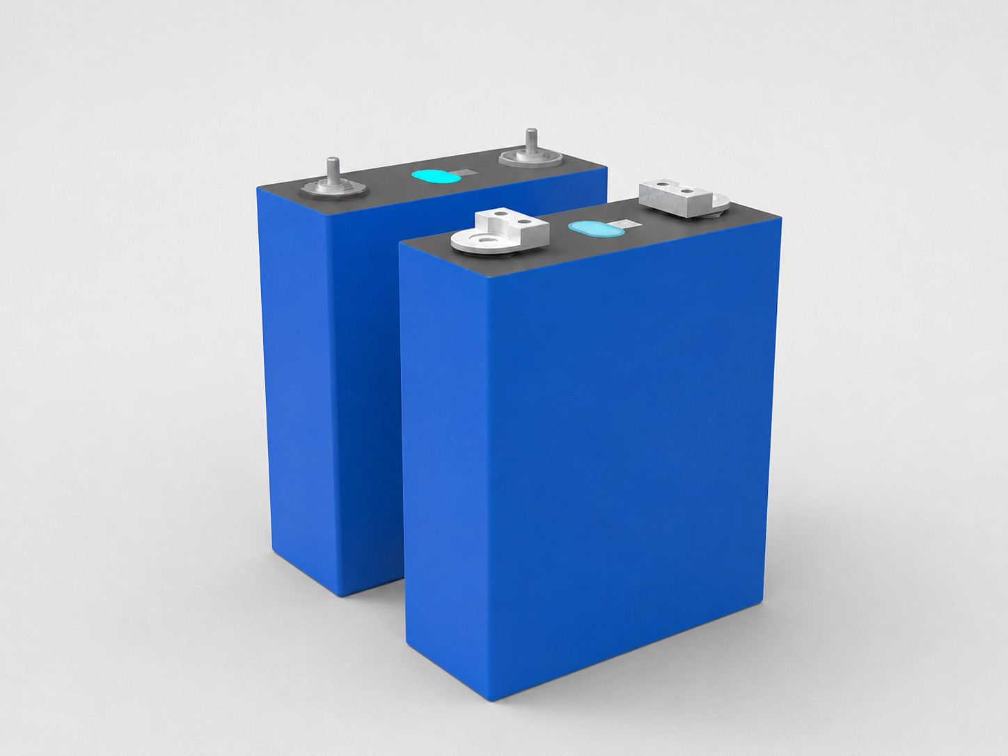 EVE MB31 dual-thread M6 terminal close-up on LiFePO4 battery cell showing upper and lower thread levels